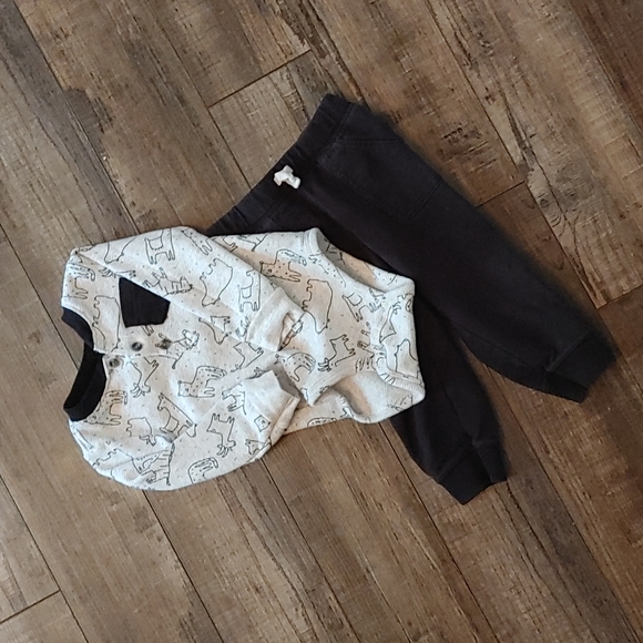 Carter's Outfit 18M - Picture 1 of 3